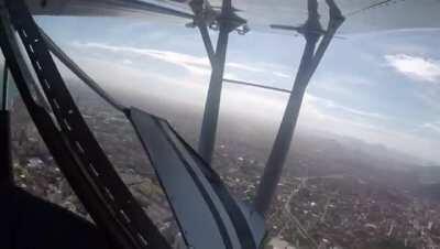 I tried a scenic flight for the first time. The plane door decided to jump off him in mid-flight.