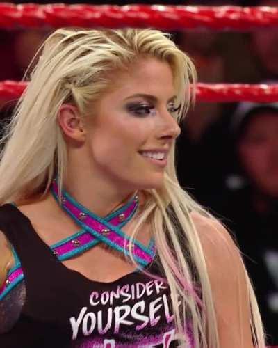 Is Alexa Bliss the MOST POPULAR Superstar in the Women’s Division when it comes to the internet & especially Reddit? I would say yes…