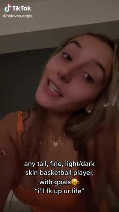 Cutie Wants A Black Guy In Her Life 👸🏼‼️