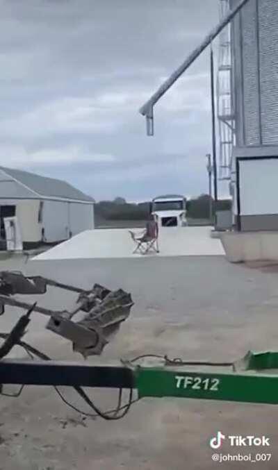 this chair was a cat in its previous life