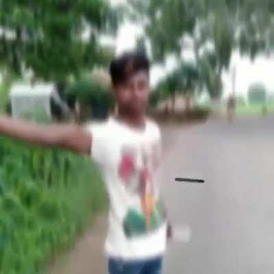 i throw my phone (i almost broke it)