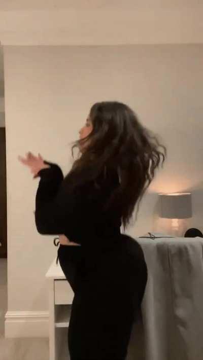 Damn her ass bounce