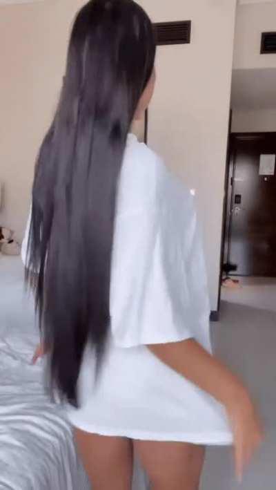 you can touch and see how soft my booty is