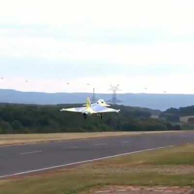 Such a pretty plane! (test flight with no pilot)