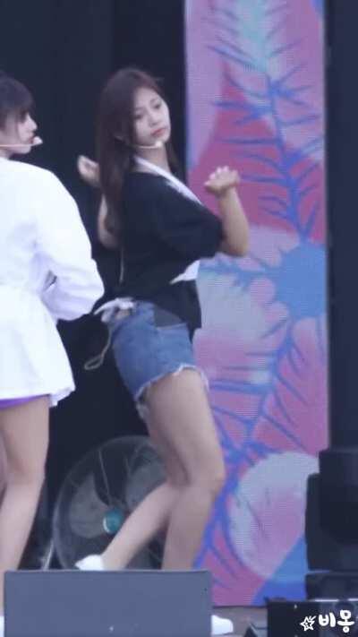 Twice - Tzuyu in Jean Shorts