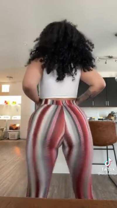 Jiggle city up in here 🍑 👀