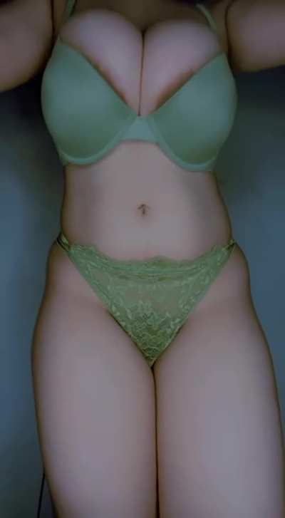 Am I thick enough for you? 🥵 [F]