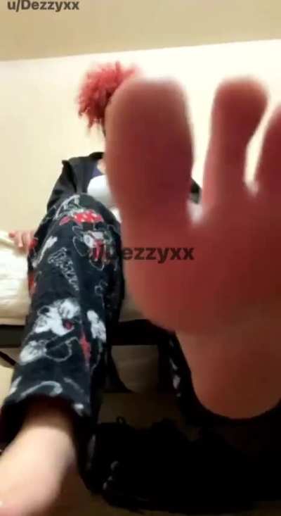 Mean lightskin sexy soles & toes 🔥😮‍💨🤤