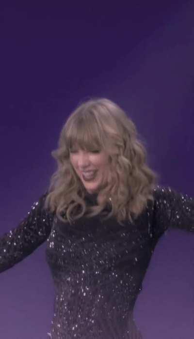 can't get over this look