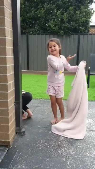 Siblings demonstrate a magic trick! It’s pretty cute, I’ll give ‘em that ❤️