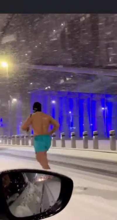 Running in London’s heavy snow