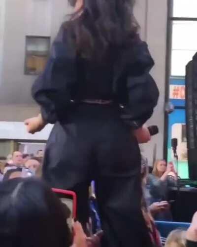 Camila Cabello and her Cuban cake