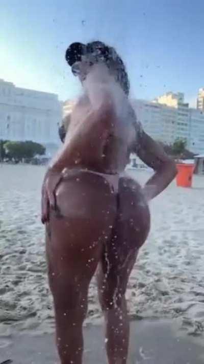 🍑🍑🍑 ELIZABTHGOES 💙🖤💙 SQUATS BUILT DAT BOOTY 🍑🍑🍑