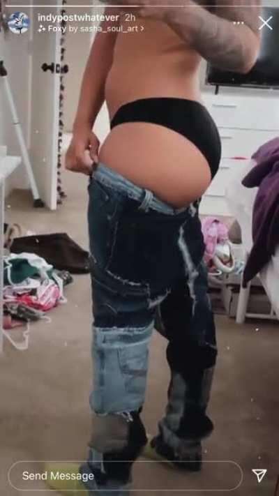 She showing off the yams😍