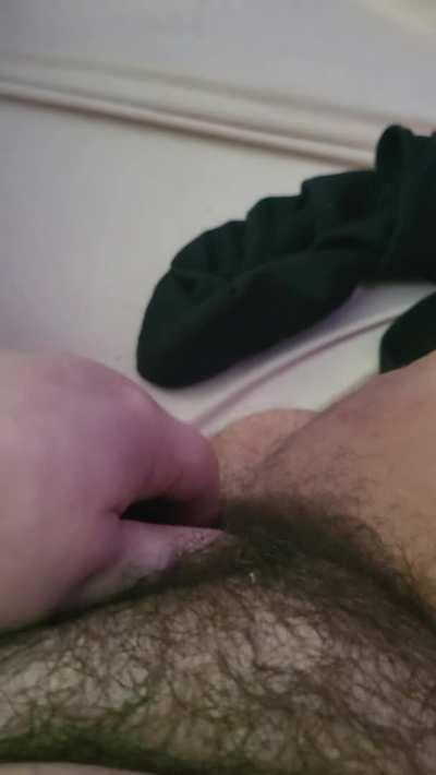 some of you seemed to like my fat hairy pussy, here's a little more 💖