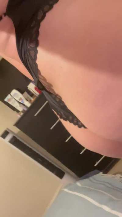 Am I cute enough to capture your attention?😊