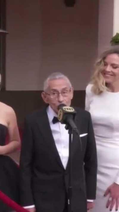 Un meme mal hecho en la mañana. Ola moai soy fans