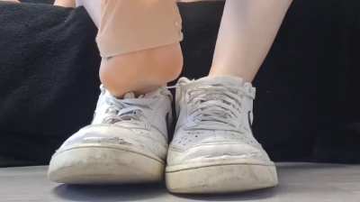 Do you like smelly toes after a whole day in shoes?🤢🧀