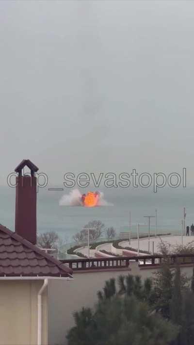 A new footage of a Russian SU-27 (shot down by Russian air defence near Sevastopol earlier today) falling down right in the Black Sea