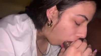 Pretty Girlfriend's sensual blowjob