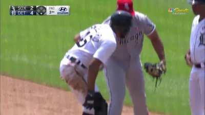 [Highlight] Adam Eaton makes an outstanding catch to save a run