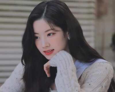 It's just Dahyun thinking, so why does she look THAT good?!