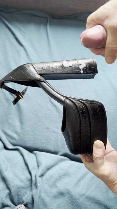 Making platform heels messy is my passion 💦