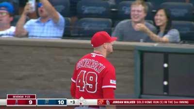 [Highlight] Samad Taylor walks off the Angels in his Royal debut completing the 6-run comeback for the victory!