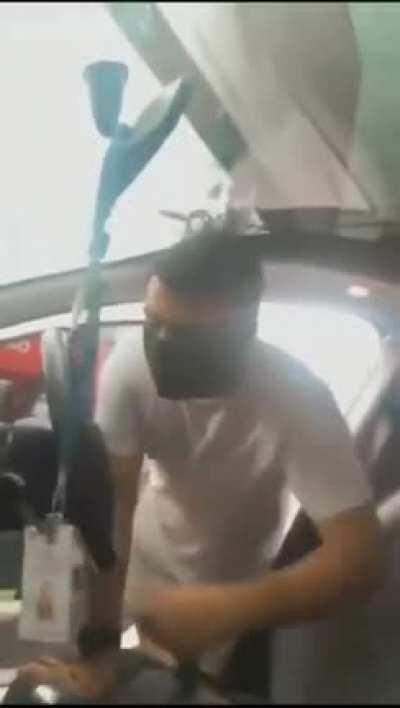 Na frente do hospital