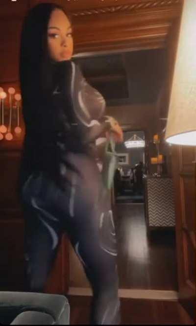 She baddd😍😍😩