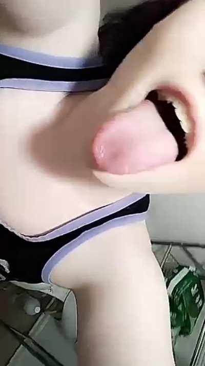 22 [F18] horny just chill sexting. Give an upv0te ,i will send and i’ll accept u in my dms🤍 Telgm:@Lisaliuyu snap:landa_garcia22