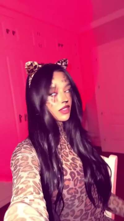 Incredibly Sexy😍🐆🎃