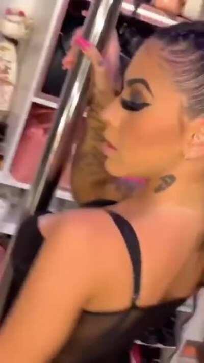 Mc Mirella (gostosa demais)