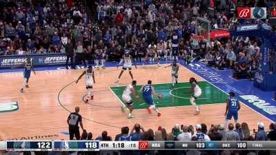 [Highlight] Kyle Anderson plays great defense on Luka Doncic and gets the steal at a key moment