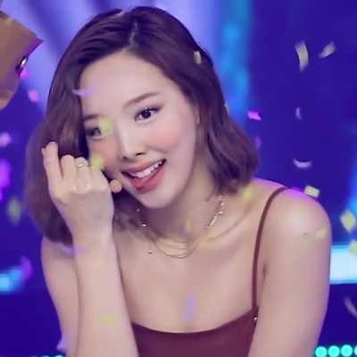 200614 - Stunning Nayeon