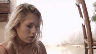 Retro Scenes: Claire Tran & Marilyne Fontaine - 