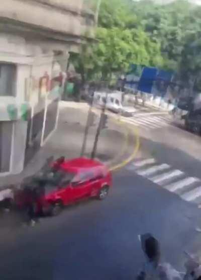 POV: Sos la votante de Milei más arrepentida viendo el piquete de hoy