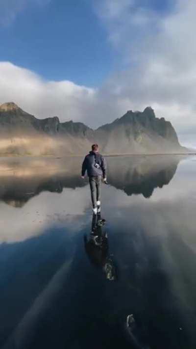 🔥 Walking on a black sand beach in Iceland