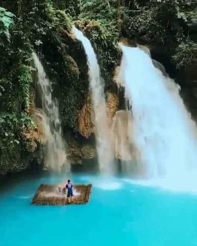 🔥 The Beautiful Kawasan Falls with its clear turquoise water
