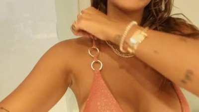 Monica Geuze bikini 🥵