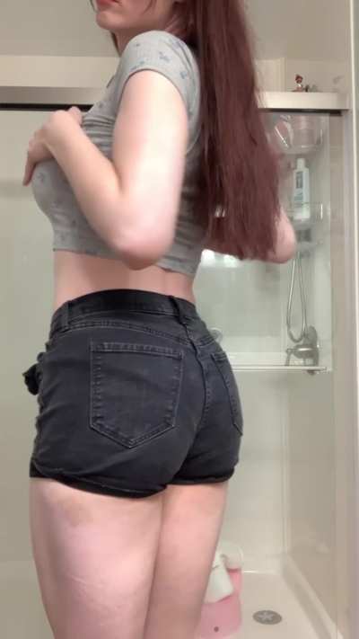 Tgirl with daddy issues 🍑 she/her!