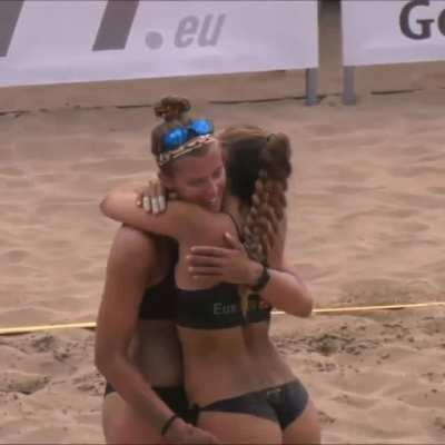 Volleyball player Nerea Ruizz getting some booty pats