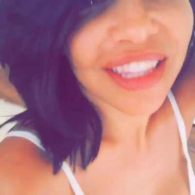 If ever she should have done a Wet Tshirt vid, it should have been this vid.