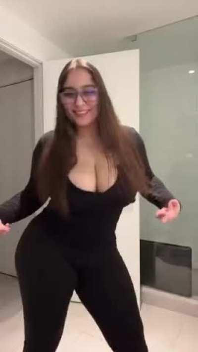 I love thick girls with thicker asses