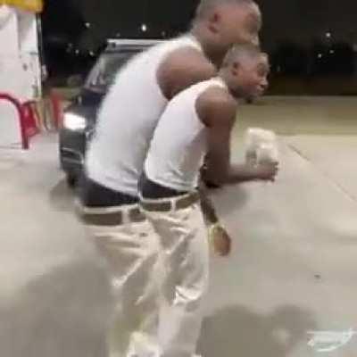 やっぱこういう訳分からん不気味な動画が1番怖いってはっきりわかる