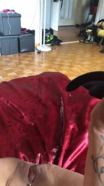 One of my first ever big squirts💦