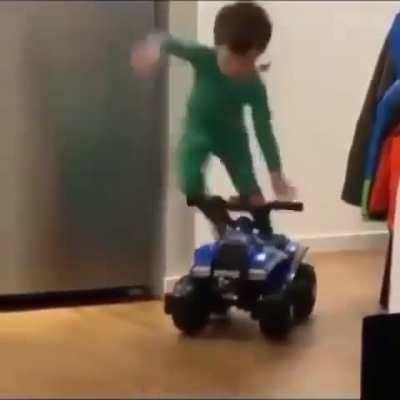 Try to imitate Hollywood style stunts whilst being a kindergartener 😂😂😂