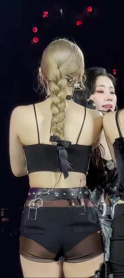 Nayeon 🍑🍑 (More versions in comments)