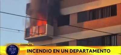 Un hombre intentó hacer un repelente casero con citronela y se le prendió fuego el departamento en Coghlan.