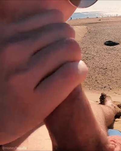 Honey masturbate and blow her boyfriend on a crowded beach of Canary Islands (Honey Tequila) [11:57]